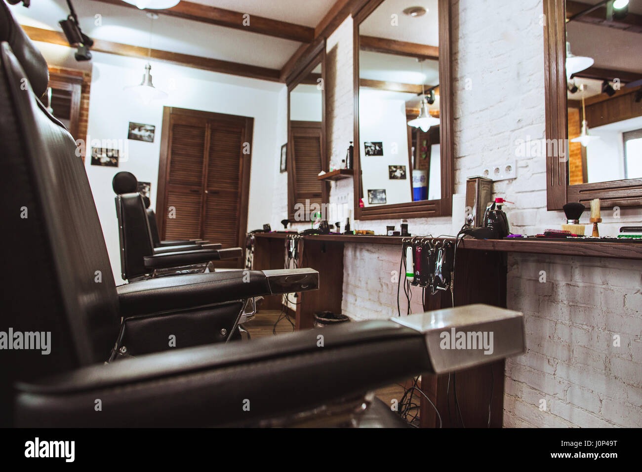 A Beginner’s Guide to Barber Chair Types and Prices