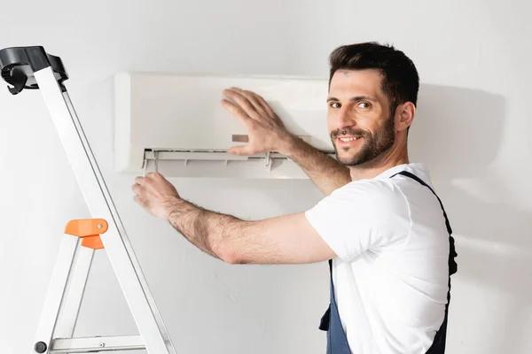 How proper air conditioning repair reduces humidity at home